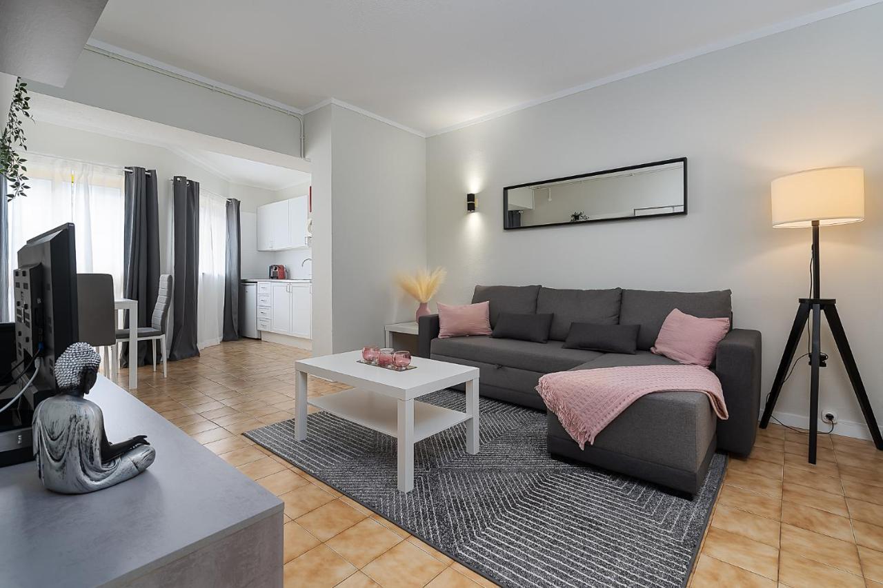 Sunny Flat W/ Balcony & Pool By Lovelystay Portimão Eksteriør billede