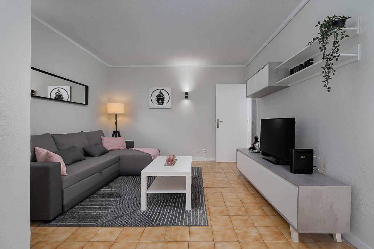 Sunny Flat W/ Balcony & Pool By Lovelystay Portimão Eksteriør billede